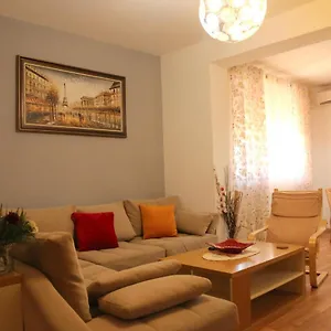 Apartment Ennio Near The Lake, Tirana